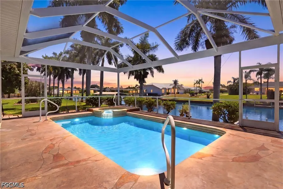 928 SE 33rd Street, Cape Coral, FL 33904 - #2