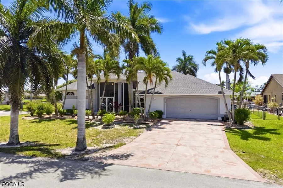 928 SE 33rd Street, Cape Coral, FL 33904 - #3
