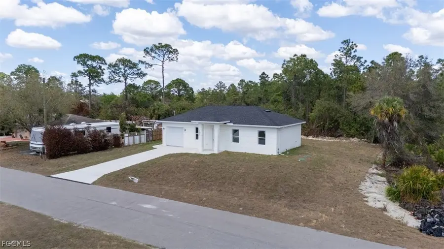 105 E 9th Street, Lehigh Acres, FL 33972 - #3