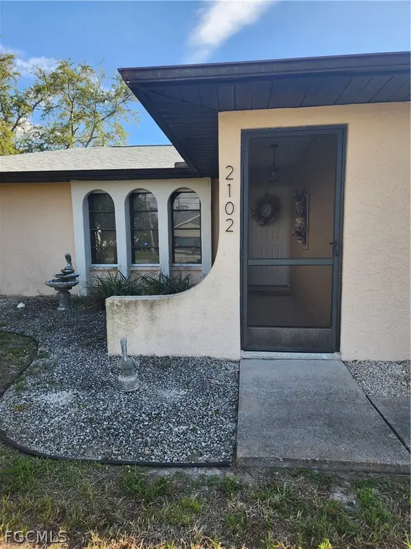 2102 SE 8th Terrace, Cape Coral, FL 33990