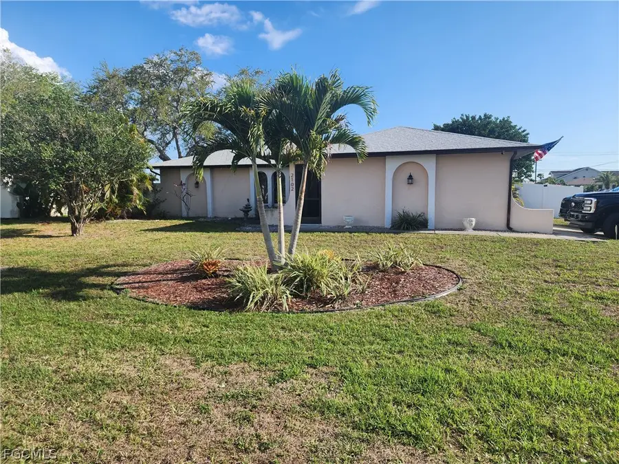 2102 SE 8th Terrace, Cape Coral, FL 33990 - #2
