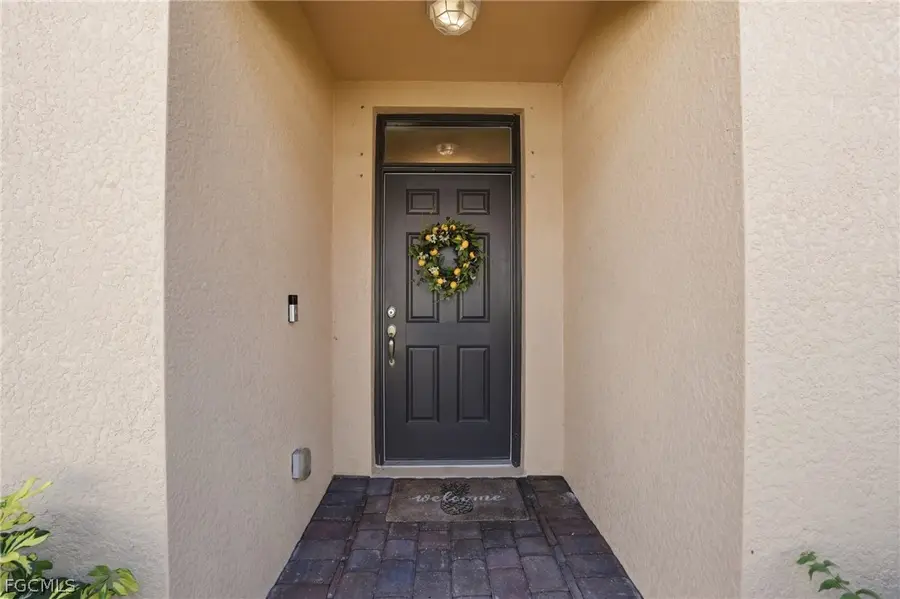 4262 Dutchess Park Road, Fort Myers, FL 33916 - #2