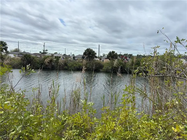 2320 NW 25th Terrace, Cape Coral, FL 33993