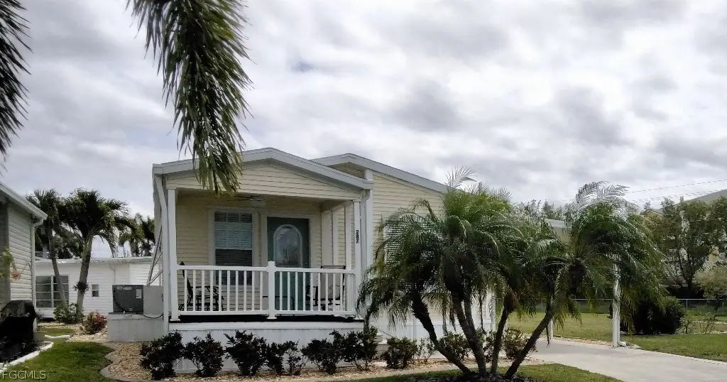 287 Dillard Avenue, Fort Myers, FL 33908 - #1