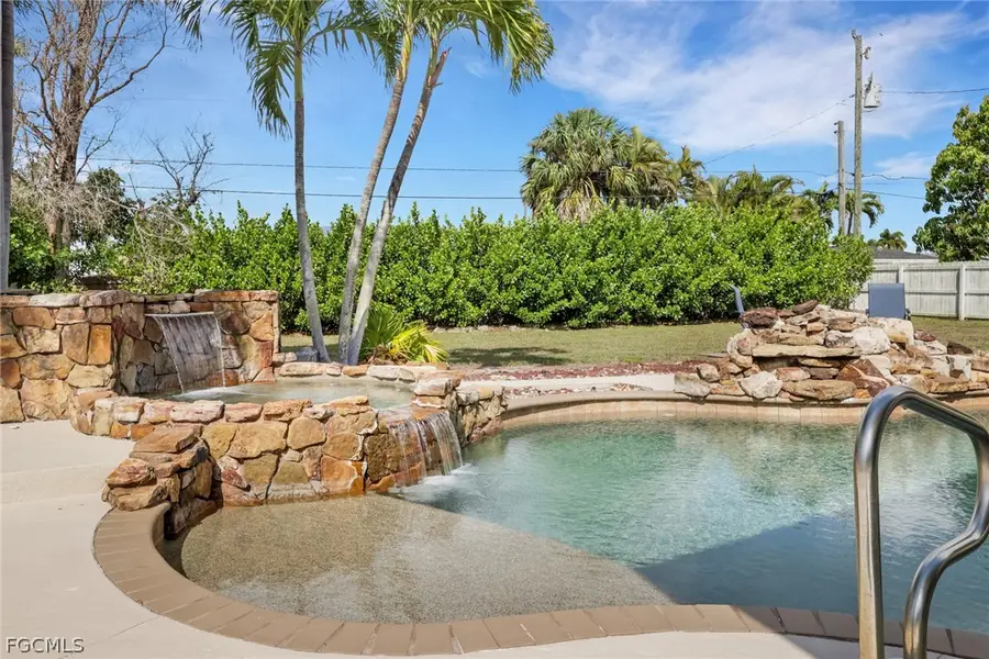 549 Peck Avenue, Fort Myers, FL 33919 - #3