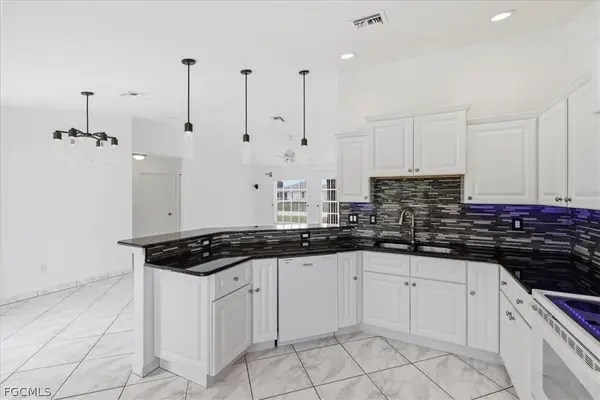 827 SW 29th Terrace, Cape Coral, FL 33914