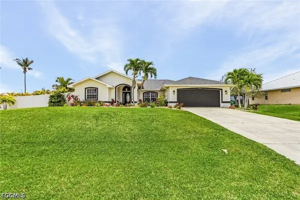 1932 SW 2nd Place, Cape Coral, FL 33991