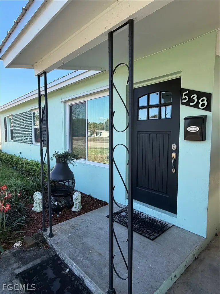 538 W Alverdez Avenue, Clewiston, FL 33440 - #1