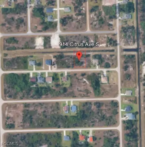 914 Citrus Avenue S, Lehigh Acres, FL 33974