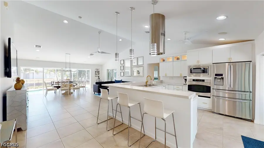 814 El Dorado Parkway E, Cape Coral, FL 33904 - #2