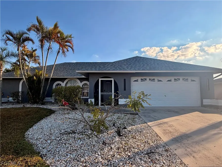 402 SE 8th Street, Cape Coral, FL 33990 - #3