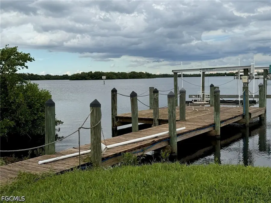 323 Shoreland Drive, Fort Myers, FL 33905 - #3