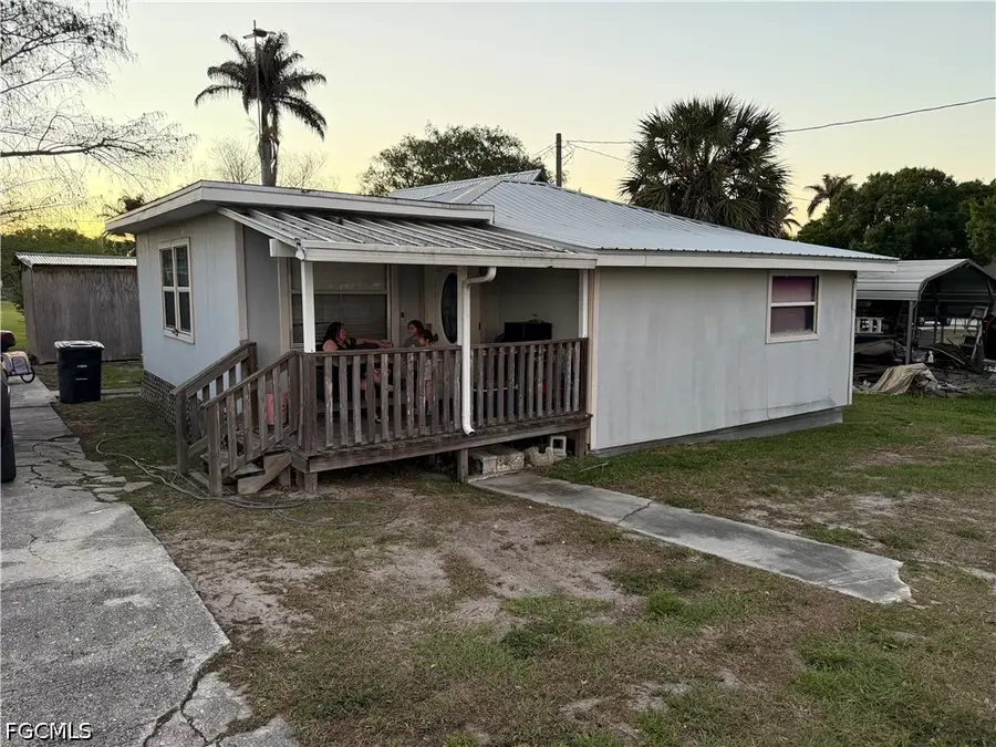 815 Riverside Drive, Moore Haven, FL 33471 - #2