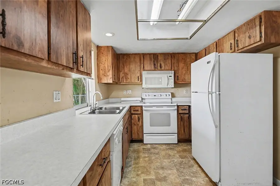 1315 SE 33rd Street, Cape Coral, FL 33904 - #2