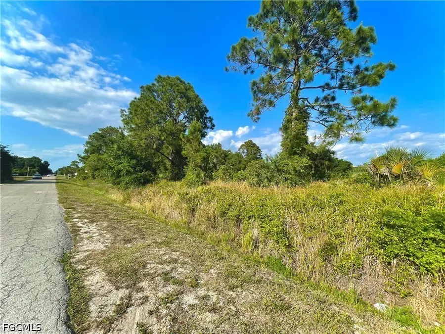 18 Roosevelt Avenue, Lehigh Acres, FL 33936 - #3