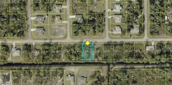 726 Manhattan Street E, Lehigh Acres, FL 33974