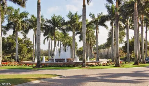 2738 Tiburon Boulevard E #B403, Naples, FL 34109