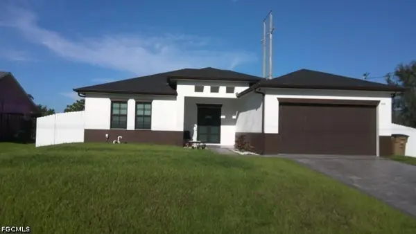 810 Floyd Avenue S, Lehigh Acres, FL 33976