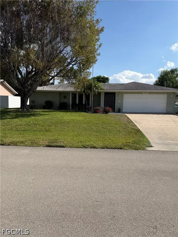 2216 SE 3rd Street, Cape Coral, FL 33990