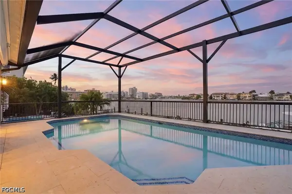 325 Oak Avenue, Naples, FL 34108