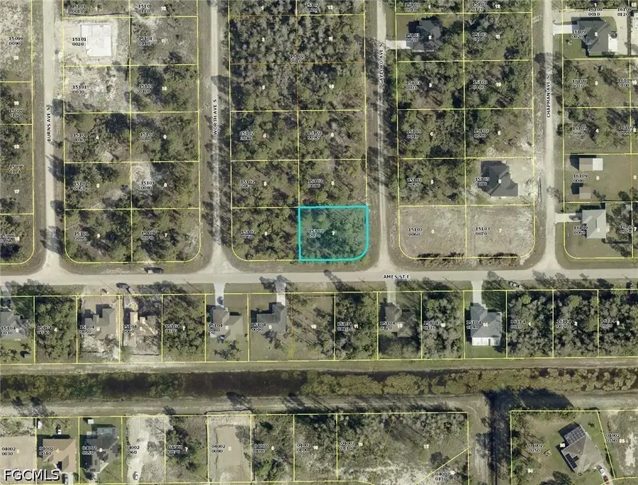 852 Gaylord Avenue S, Lehigh Acres, FL 33974 - #3