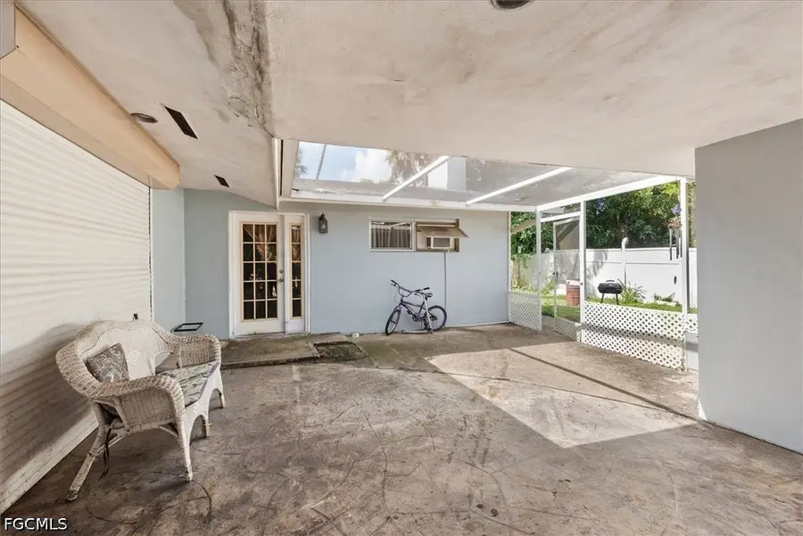 319 W Mariana Avenue, North Fort Myers, FL 33903 - #2