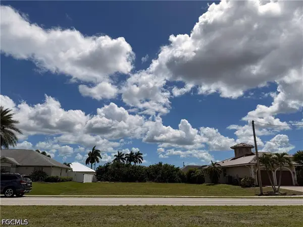 2618 Beach Parkway W, Cape Coral, FL 33914