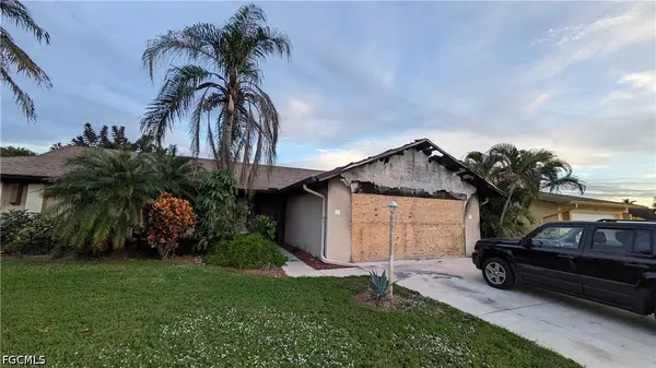 104 Fleur De Lis Lane, Naples, FL 34112