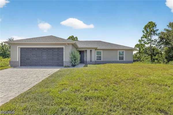 872 Carbon Street E, Lehigh Acres, FL 33974