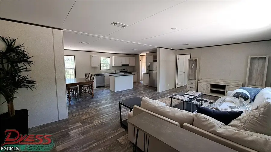 860 N Live Oak Street, Clewiston, FL 33440 - #2