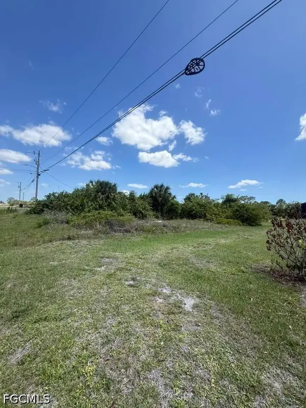 854 Jaguar Boulevard, Lehigh Acres, FL 33974