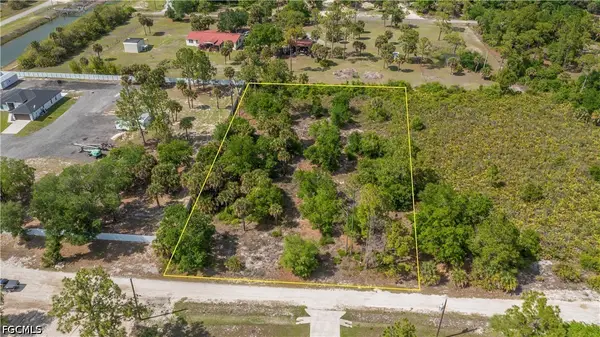 7906 23rd Place, Labelle, FL 33935