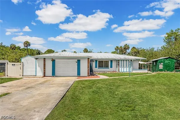 93 Glenmont Drive W, North Fort Myers, FL 33917