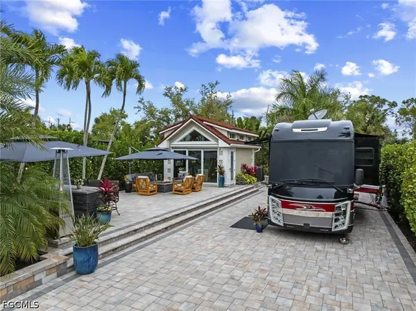 4706 Southern Breeze Drive, Naples, FL 34114