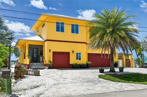 11859 Island Avenue, Matlacha, FL 33993