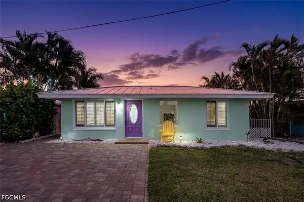 2639 Bridgeview Street, Matlacha, FL 33993