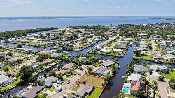 4425 N Gulf Circle, North Fort Myers, FL 33903