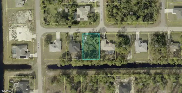 706 Manhattan Street E, Lehigh Acres, FL 33974