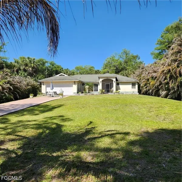 381 8th Street Ne, Naples, FL 34120