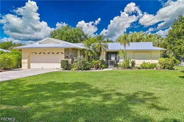 1910 Oak Drive, Alva, FL 33920