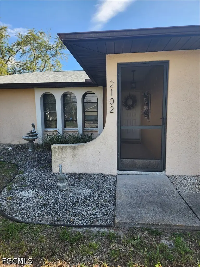 2102 SE 8th Terrace, Cape Coral, FL 33990 - #2