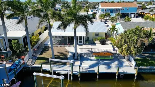 12262 Boat Shell Drive, Matlacha Isles, FL 33991