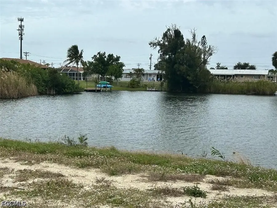 225 NE 10th Place, Cape Coral, FL 33909 - #3