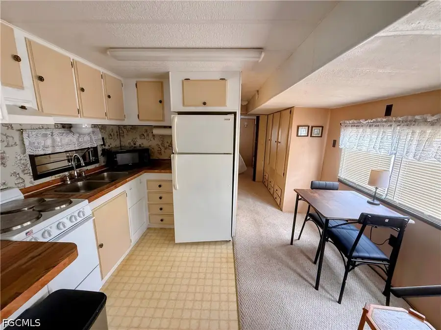 15 Fountain View Boulevard, North Fort Myers, FL 33903 - #3