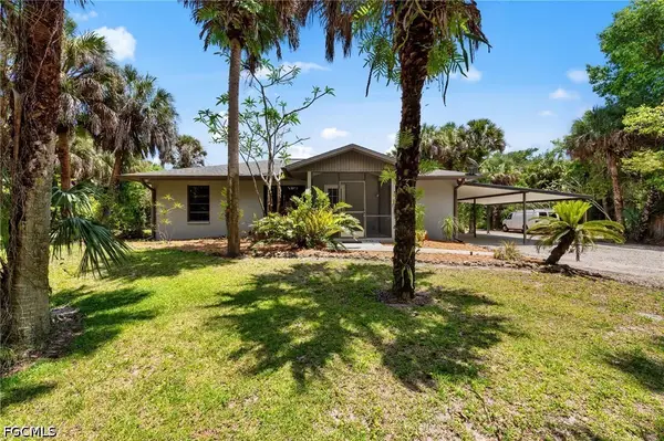 1090 13th Street Sw, Naples, FL 34117
