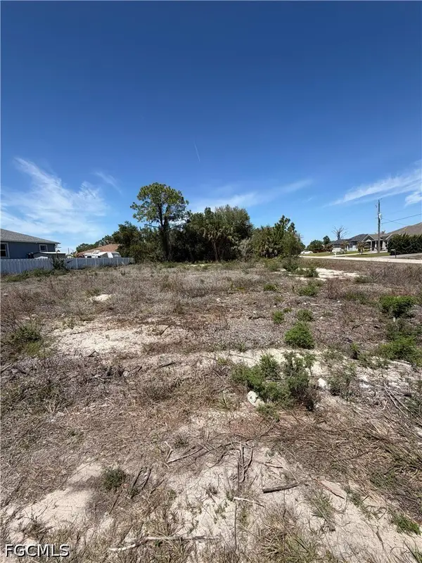 2415 Conway Avenue N, Lehigh Acres, FL 33971