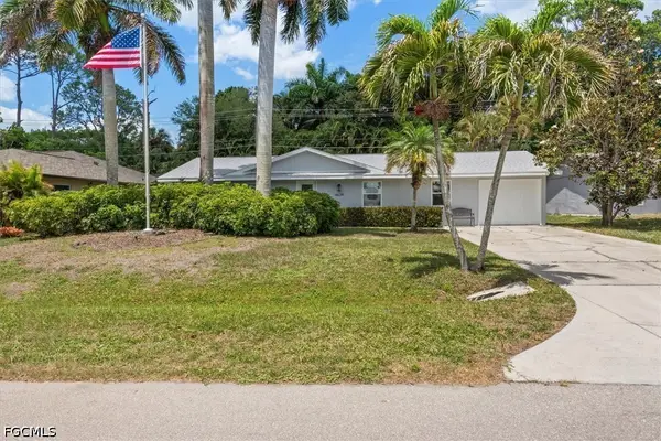 4639 Robin Avenue, Naples, FL 34104