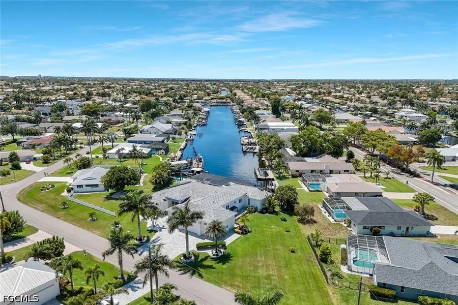 3816 SE 21st Place, Cape Coral, FL 33904 - #3