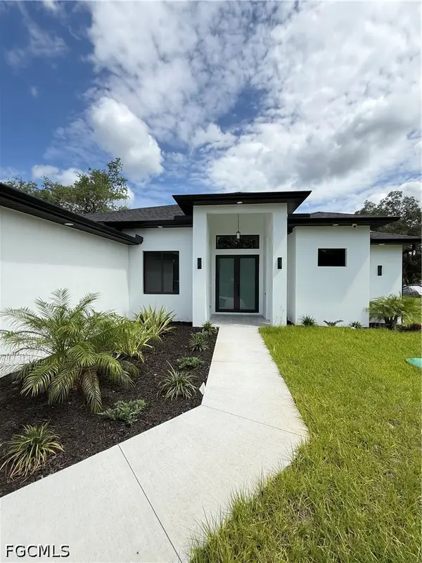 3663 28th Avenue Se, Naples, FL 34117