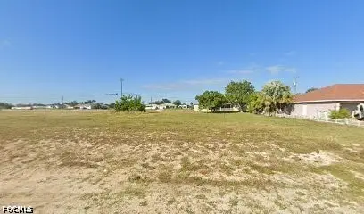 1524 NE 8th Place, Cape Coral, FL 33909